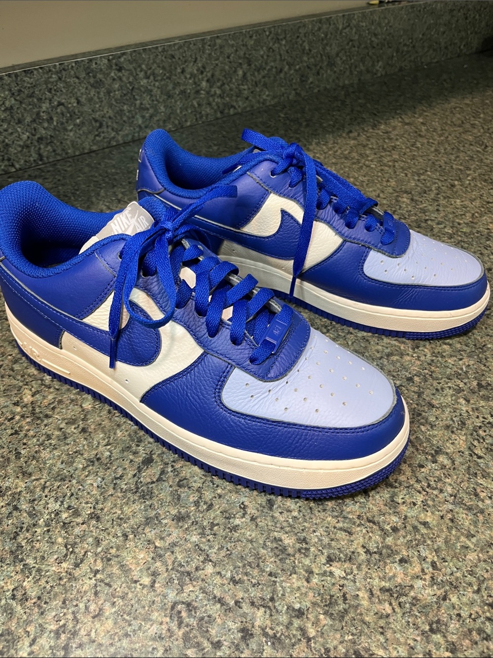 Nike Low-Top Sneakers in Royal Blue and White